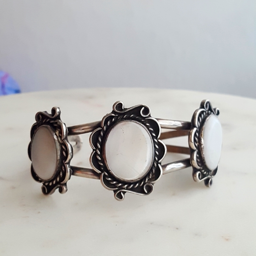🌙Silver Mother of Pearl Bracelet